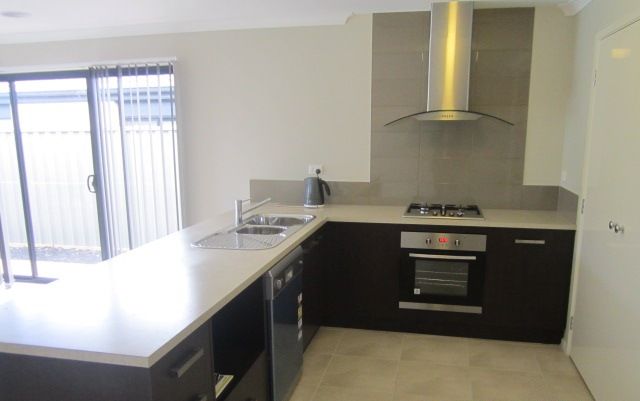 15 Wiltshire Avenue, Cranbourne East, VIC 3977