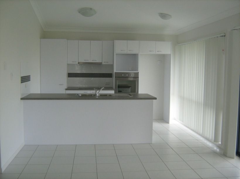 100 Rockman Drive, Raceview, QLD 4305
