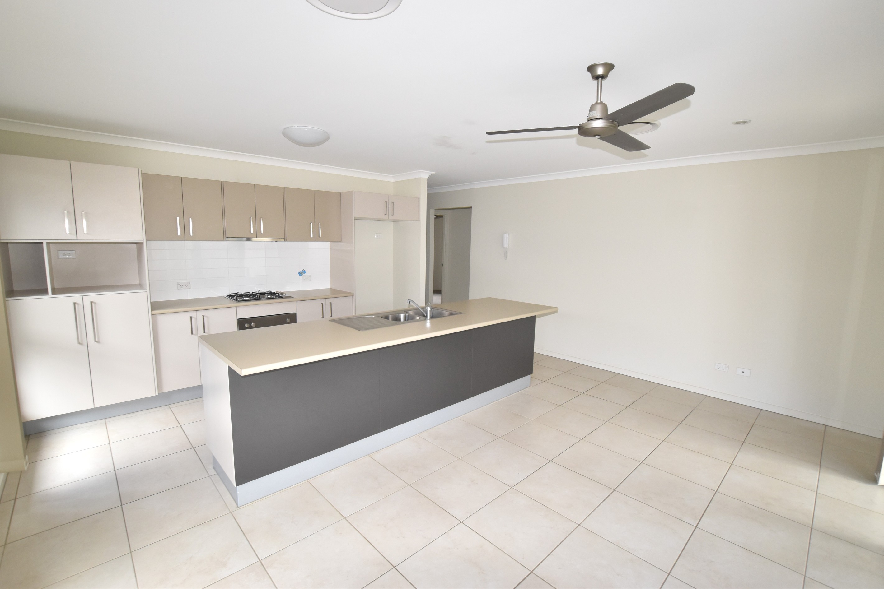 55 Petrel Street, Kirkwood, QLD 4680