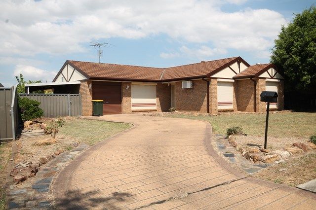 4 Lorikeet Crescent, Green Valley, NSW 2168