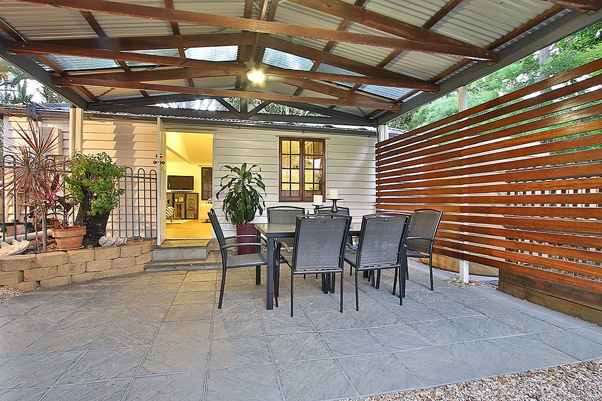 11 Sterculia Avenue, Holland Park West, QLD 4121