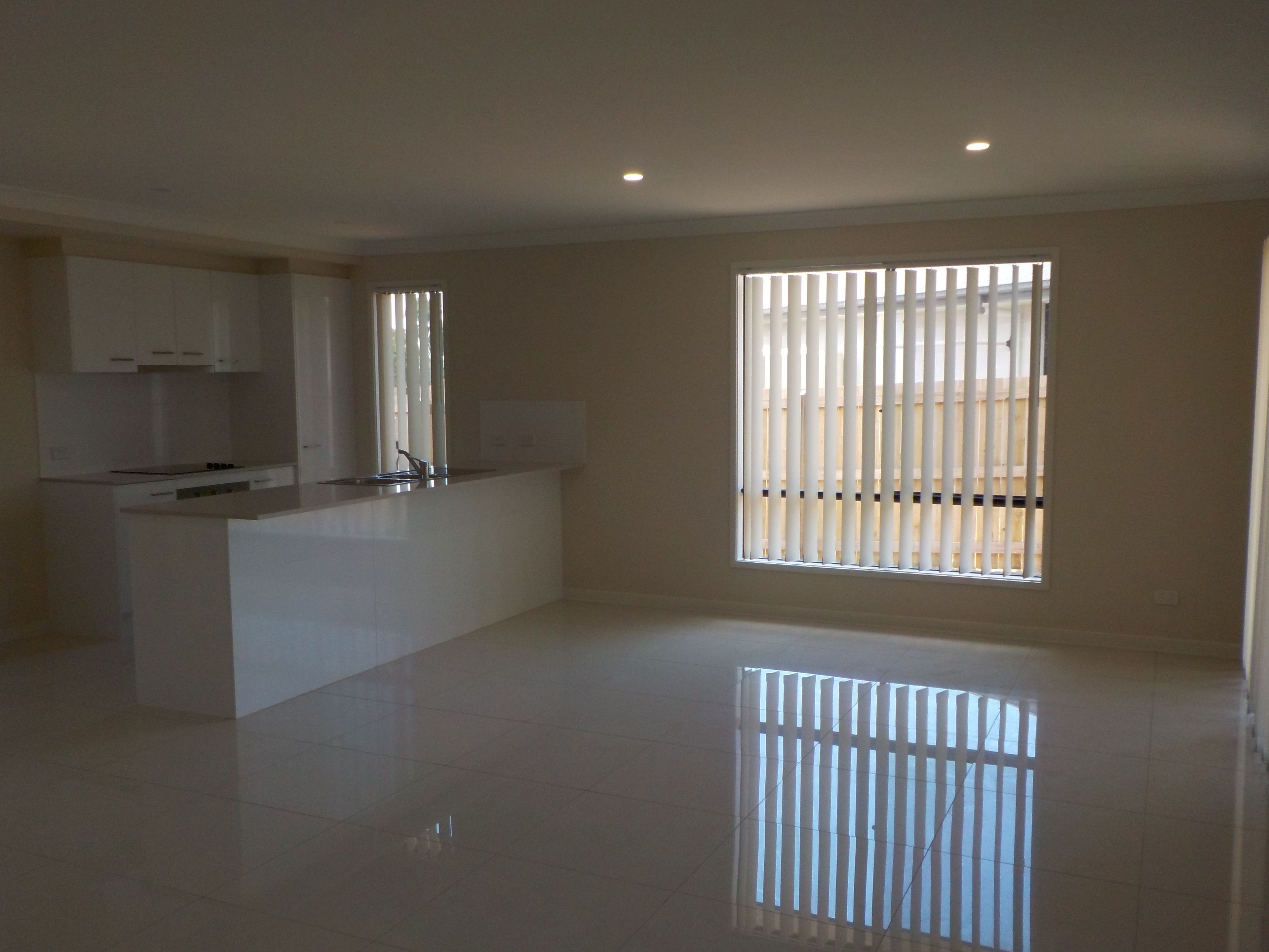 1/11 Weebah Place, CAMBOOYA, QLD 4358