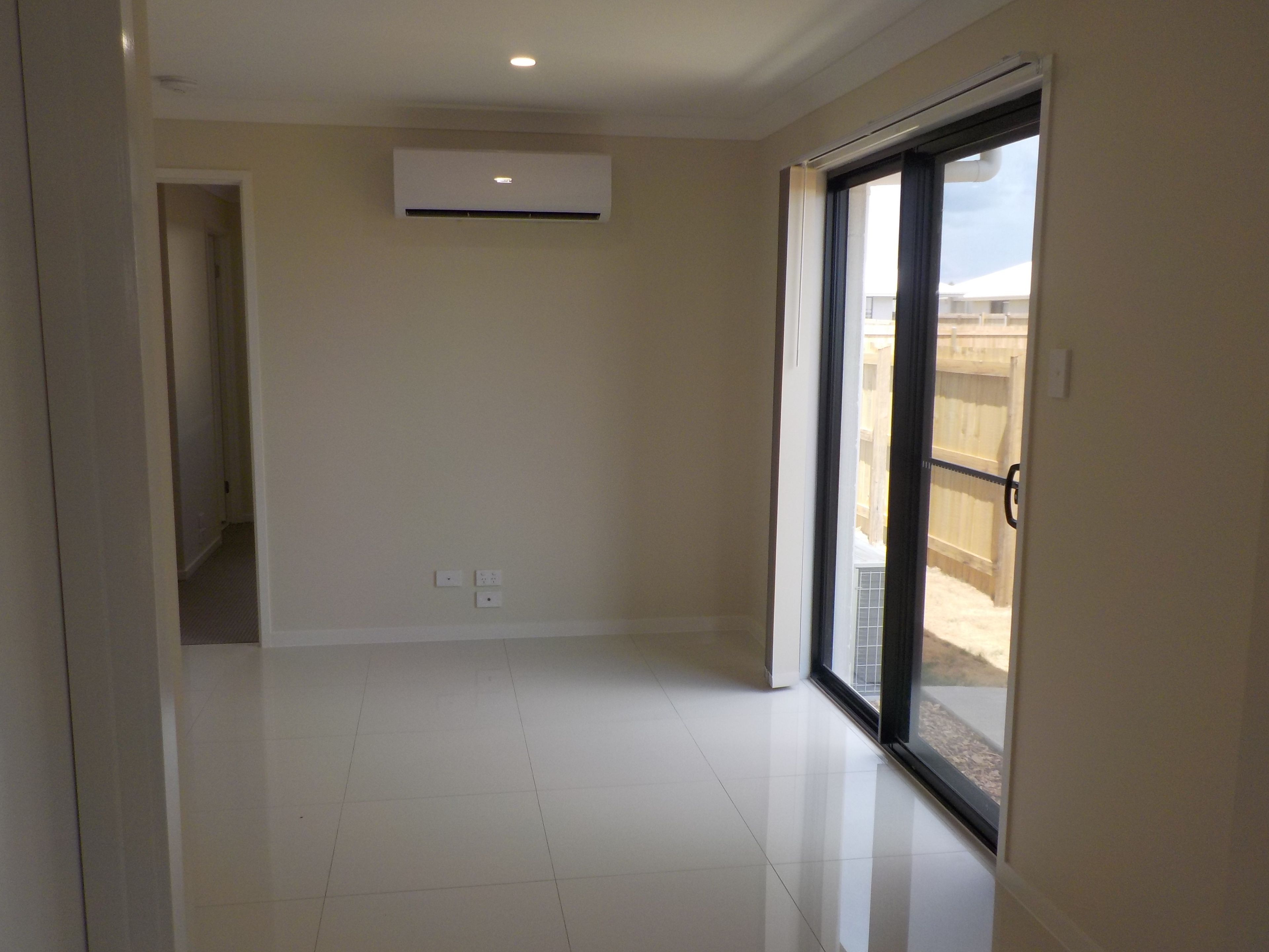 2/11 Weebah Place, CAMBOOYA, QLD 4358