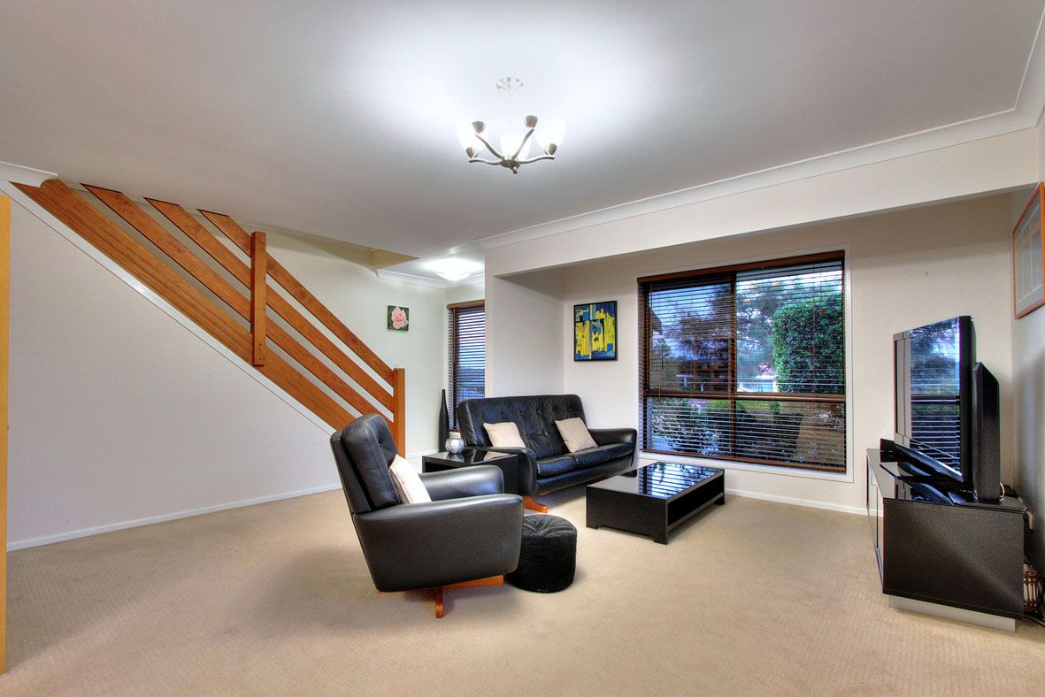 2 Hill Park Crescent, Rochedale South, QLD 4123