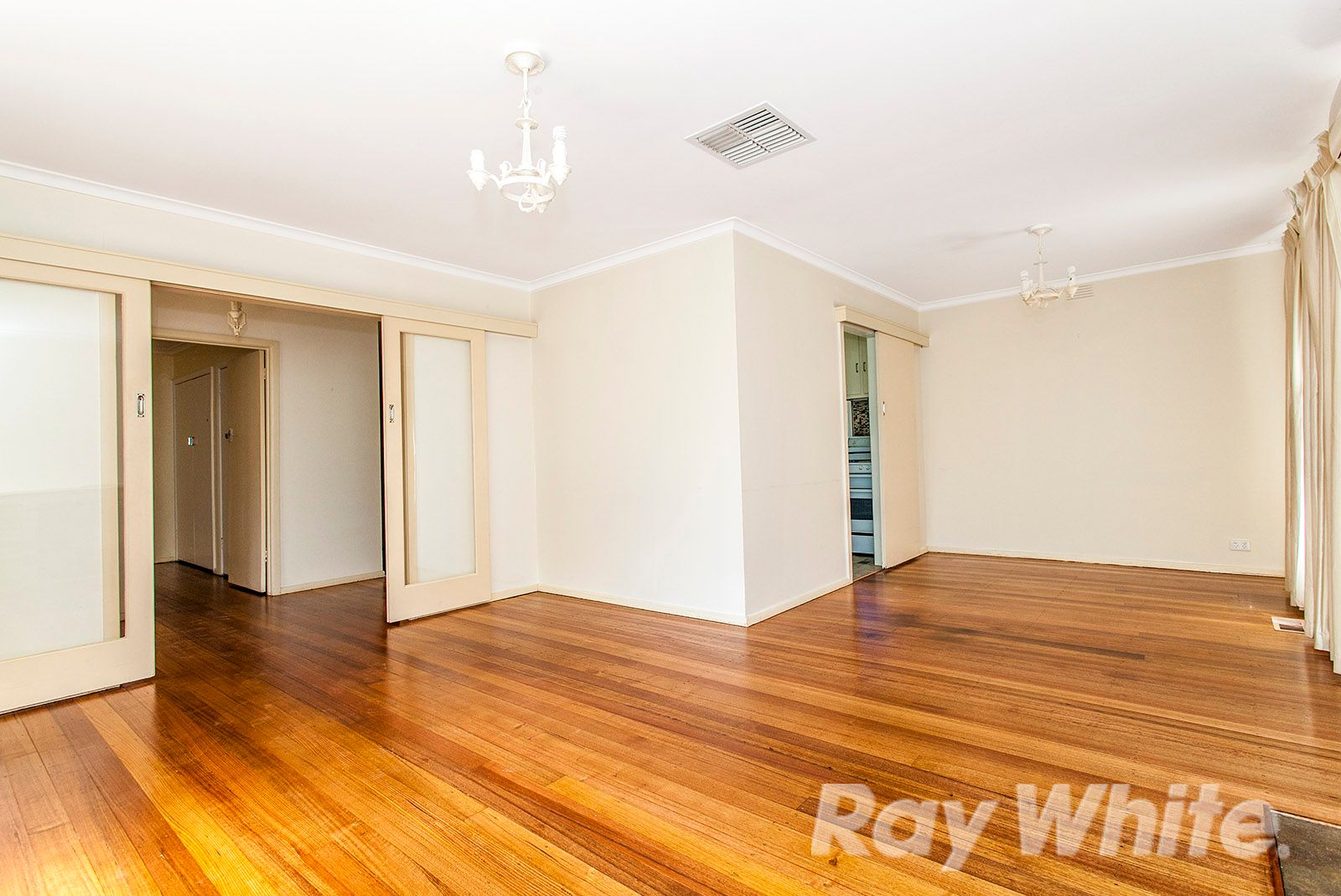 28 Fulton Crescent, Burwood, VIC 3125