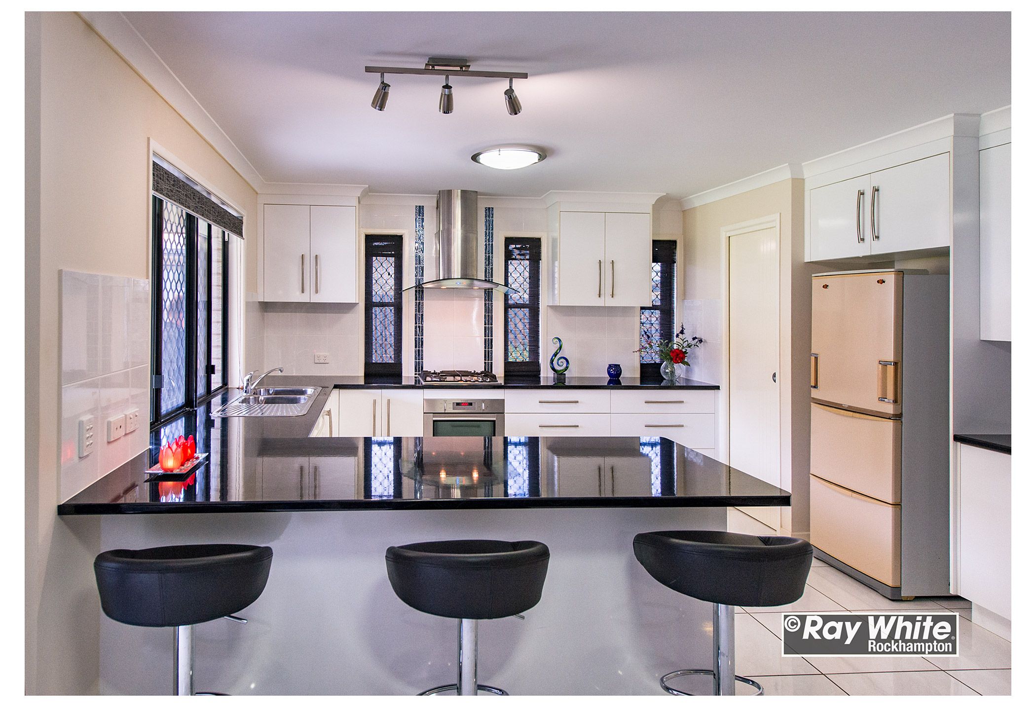 5 League Place, Norman Gardens, QLD 4701