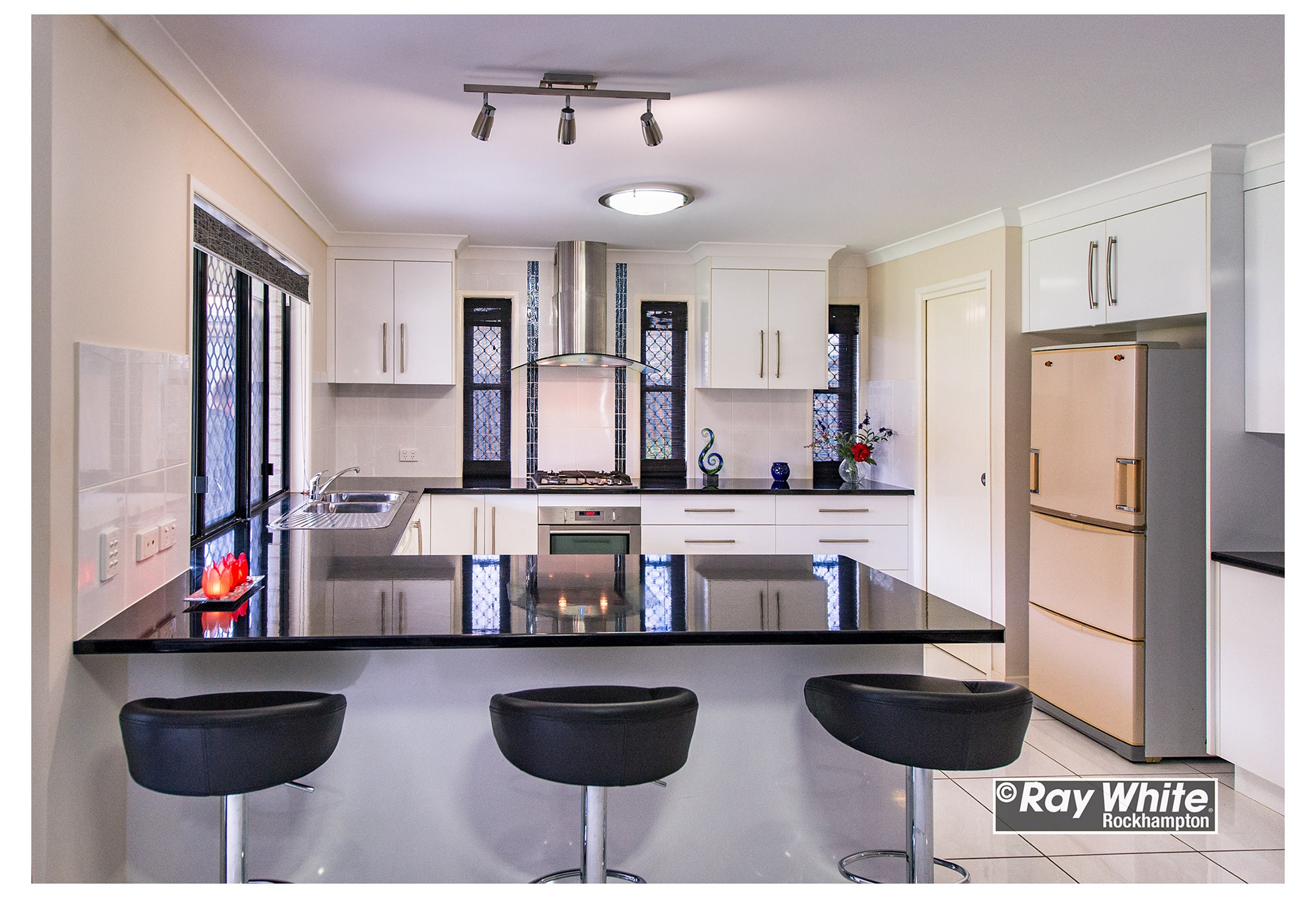 5 League Place, Norman Gardens, QLD 4701