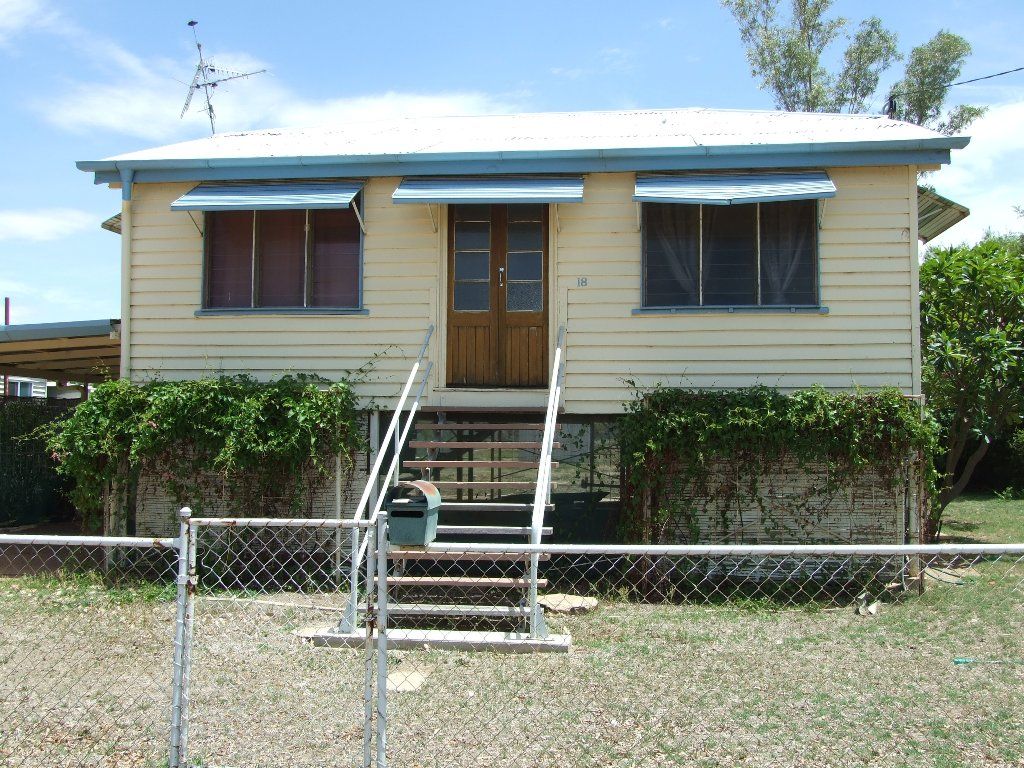 18 Wompoo Road, Longreach, QLD 4730
