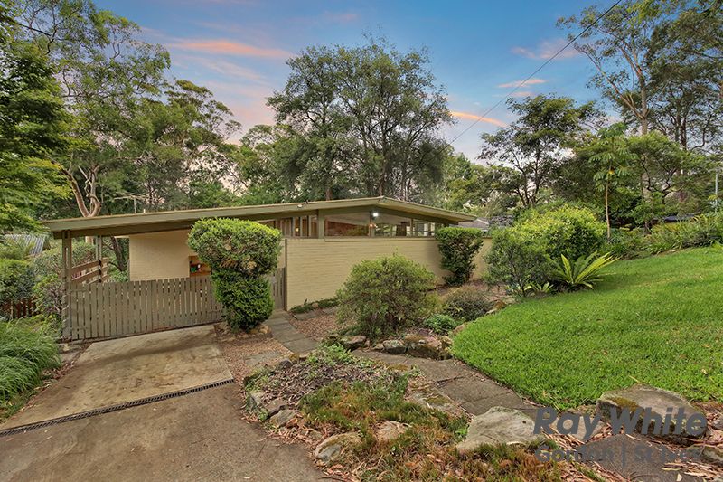 7 Lowry Crescent