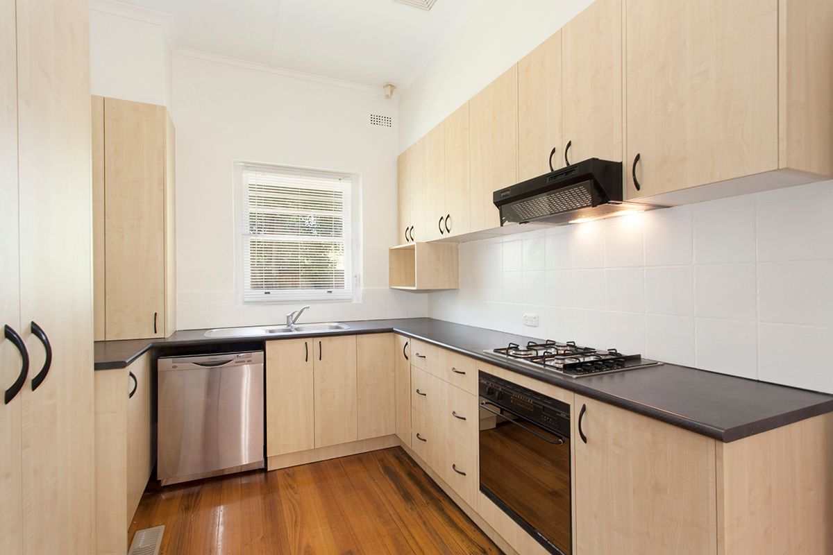 2 Poplar Grove, Carnegie, VIC 3163