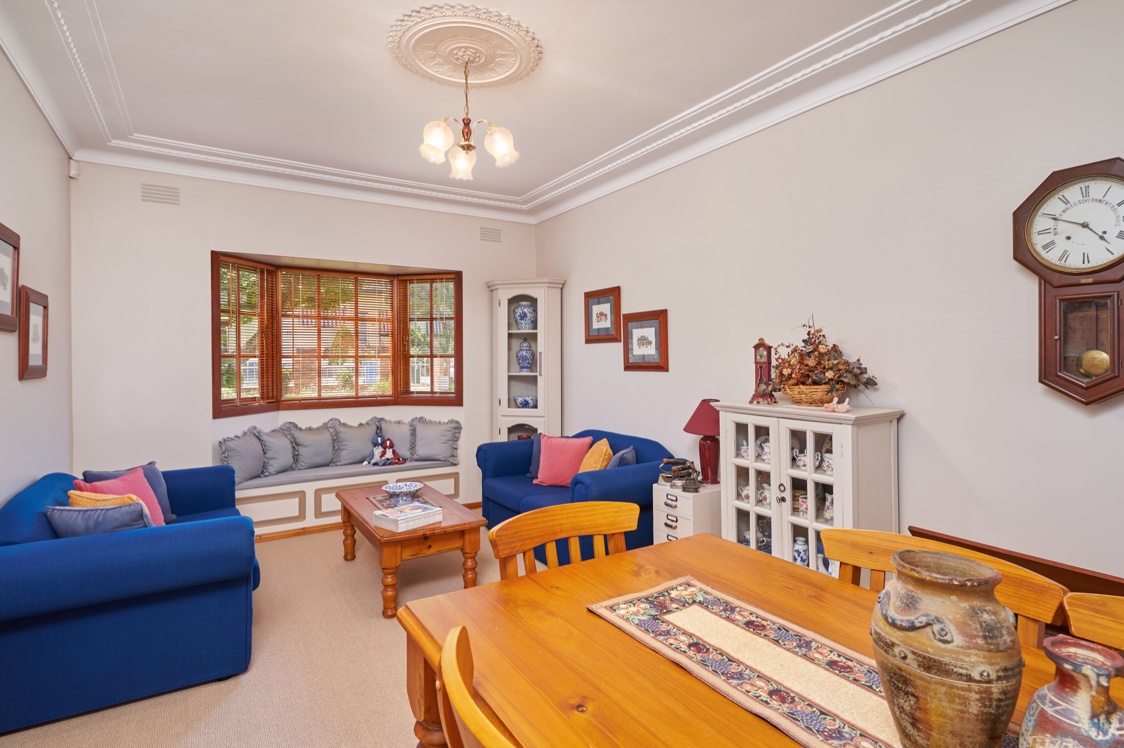 8 Waranga Avenue, Mount Austin, NSW 2650