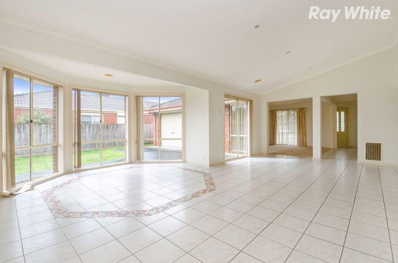 10 Brindalee Place, Cranbourne East, VIC 3977