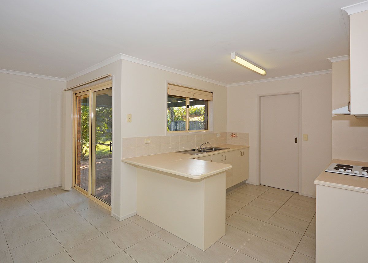 5 Rosella Way, Eli Waters, QLD 4655
