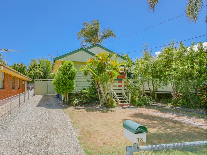 38 Bailey Street, Woody Point, QLD 4019