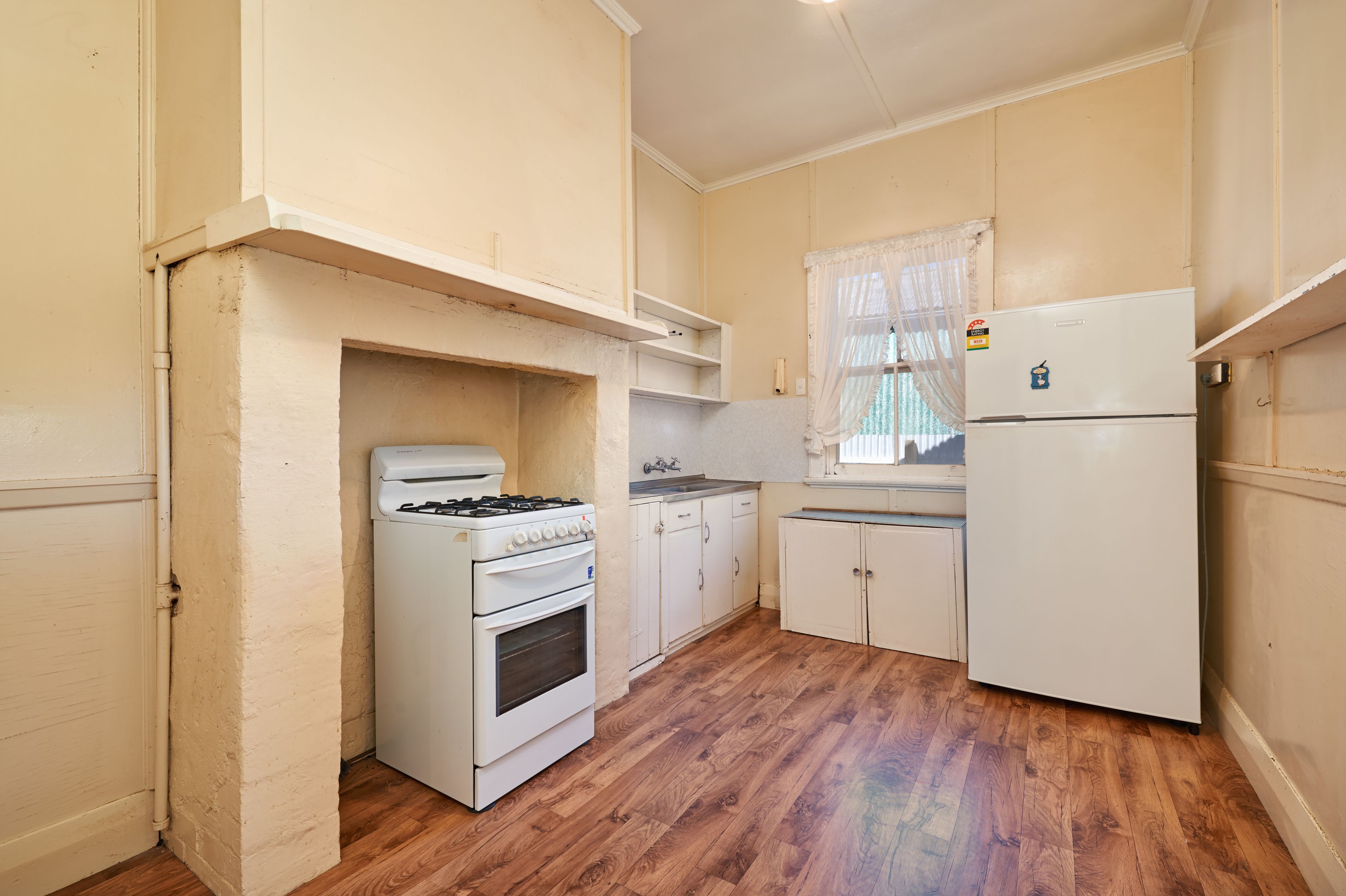 215 Gurwood Street, Wagga Wagga, NSW 2650