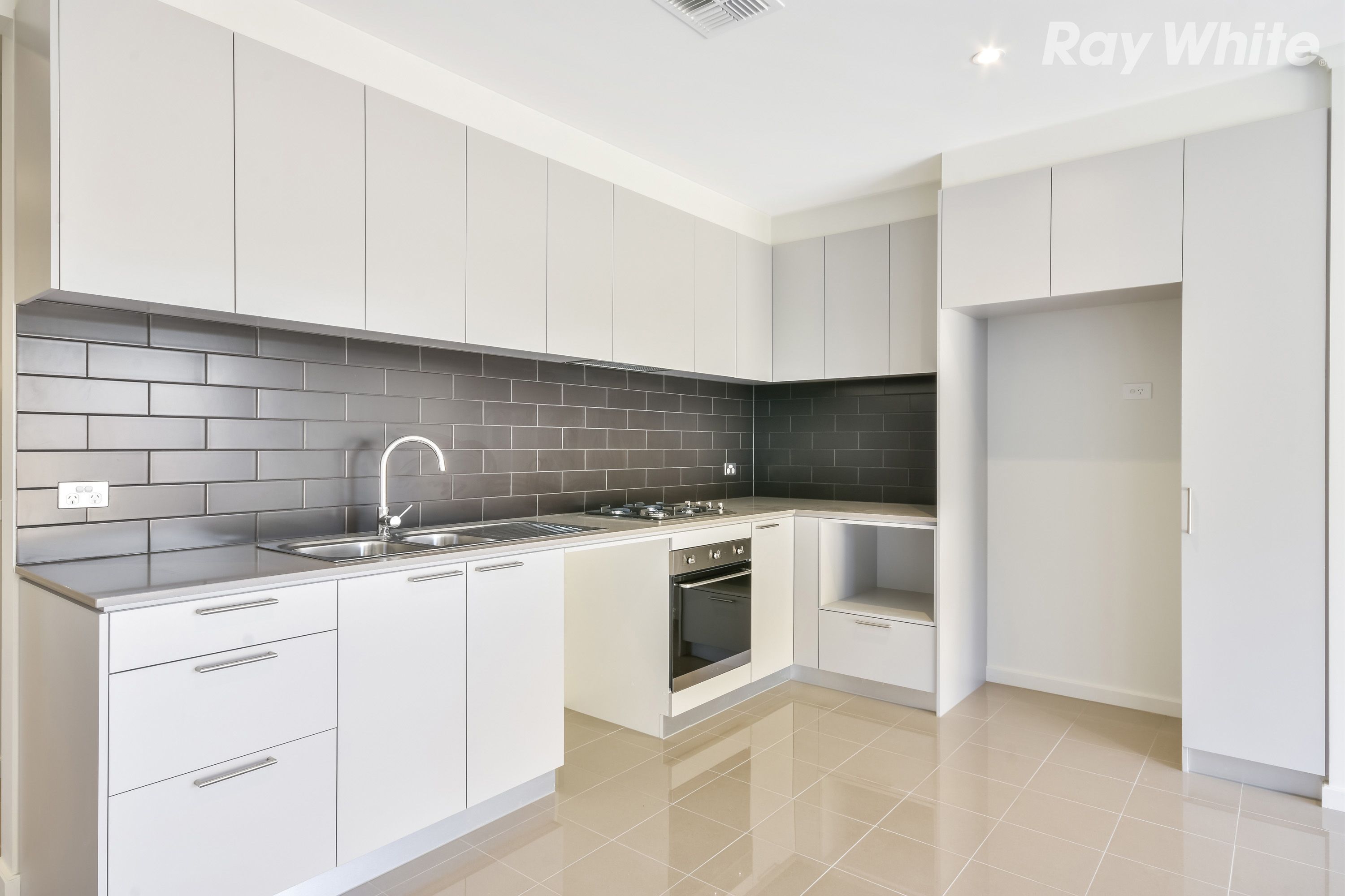 11 Beachwood Drive, WANTIRNA SOUTH, VIC 3152
