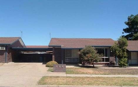 2/2 Nordlingen Drive, Tolland, NSW 2650