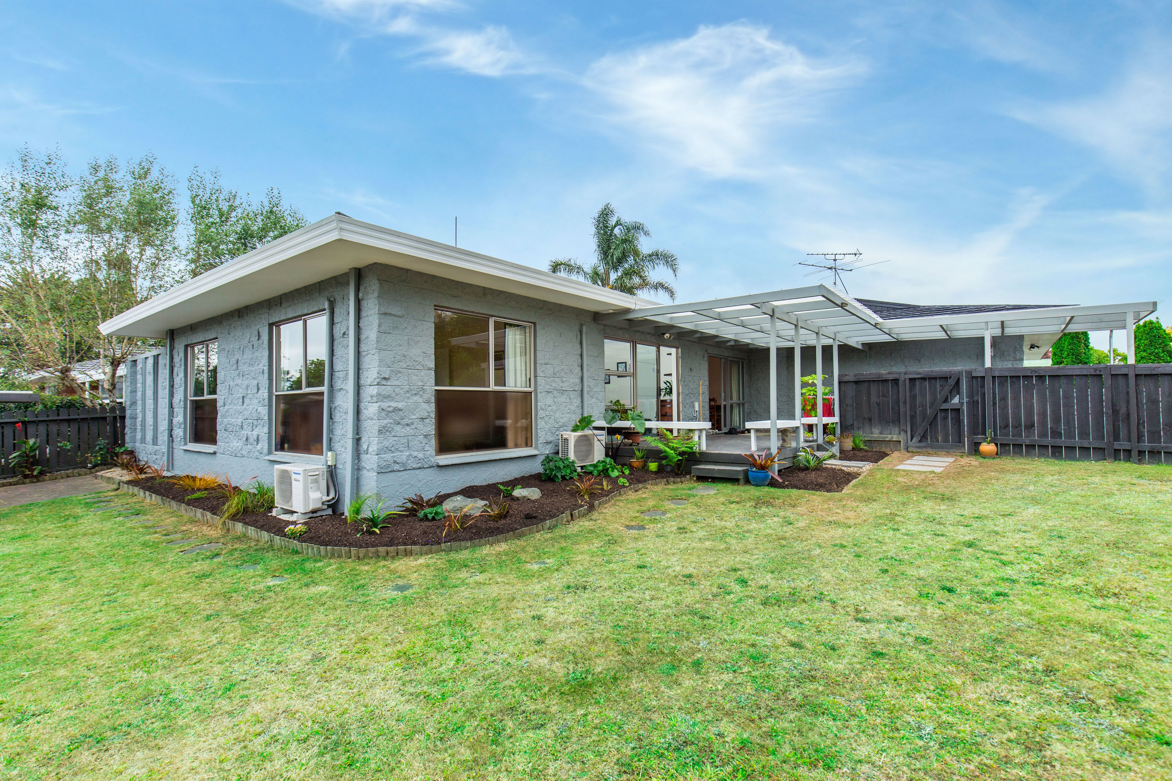 2/3 Beaumaris Way, Conifer Grove, Manukau City
