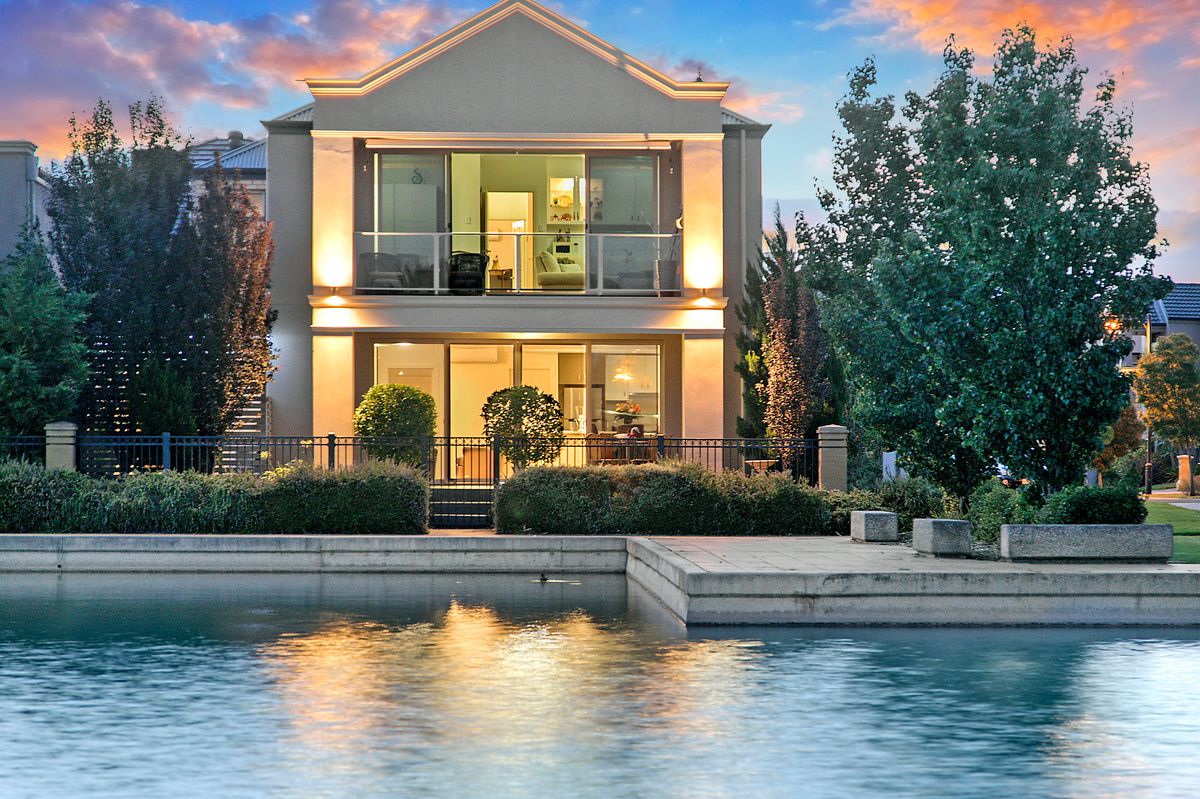 7 Santorini Walk, Mawson Lakes SA 5095