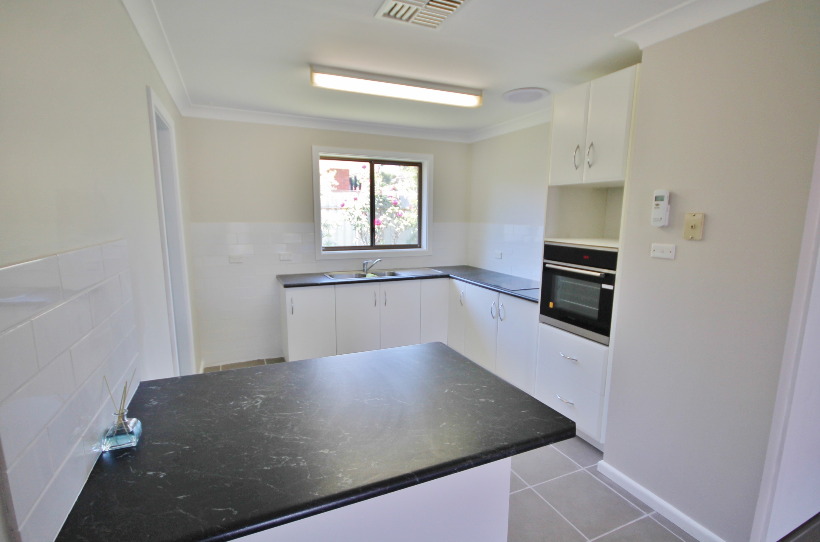 2/63 Blackett Avenue, Young, NSW 2594