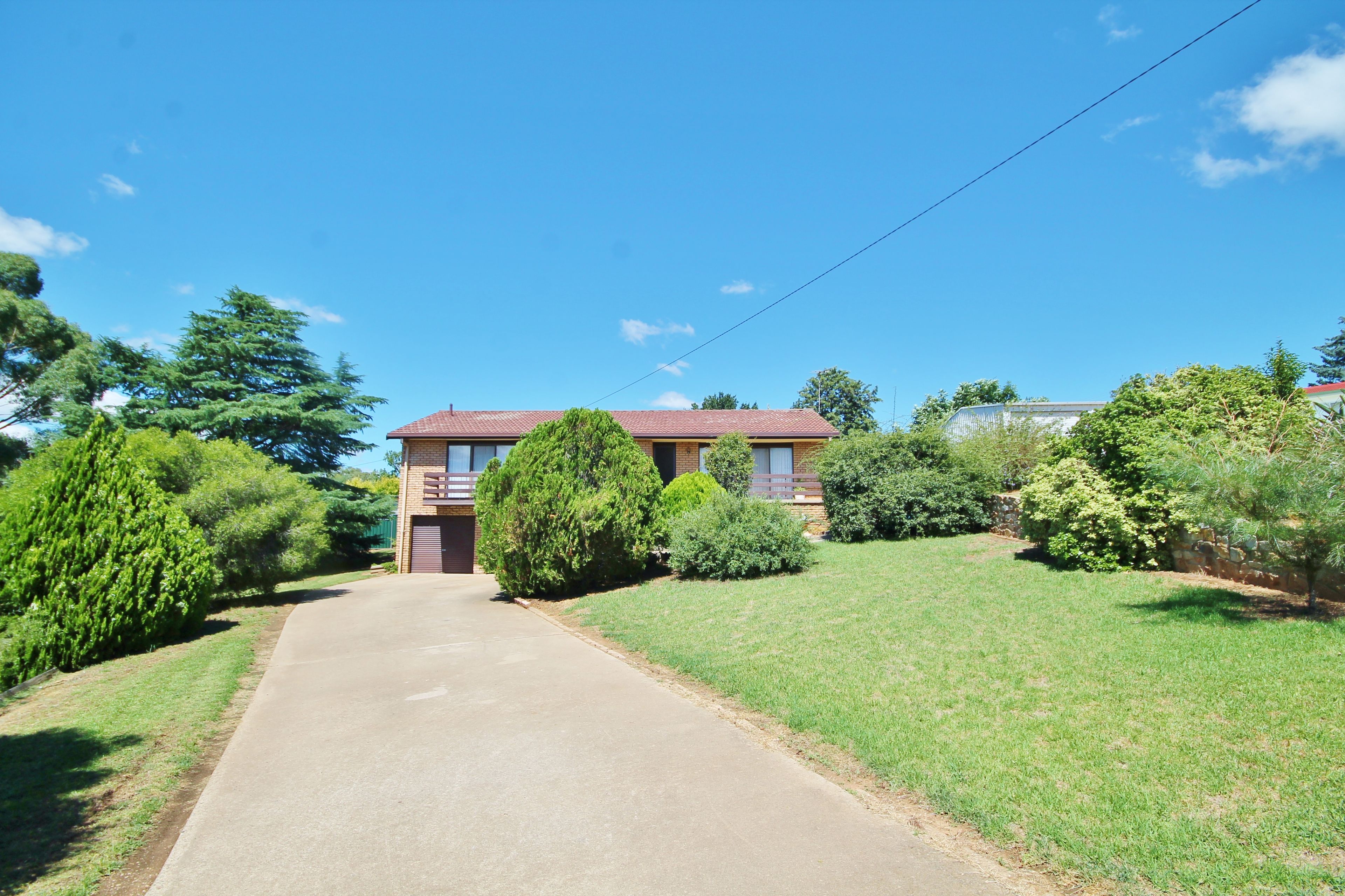 12 Charles Crescent, Young, NSW 2594
