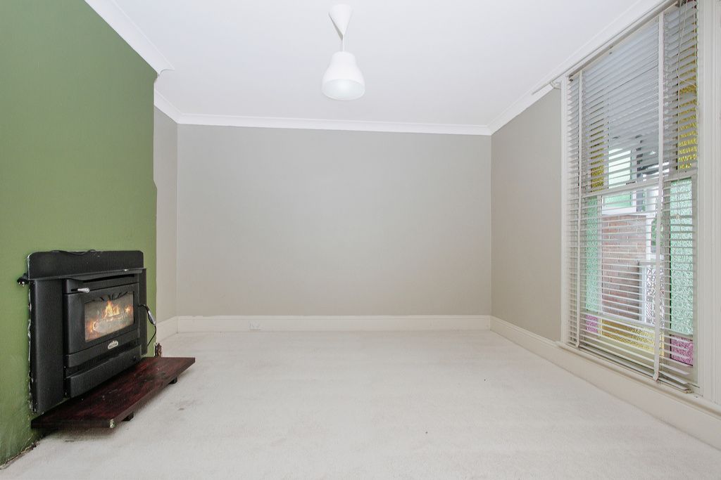 122 Clinton Street, Goulburn, NSW 2580