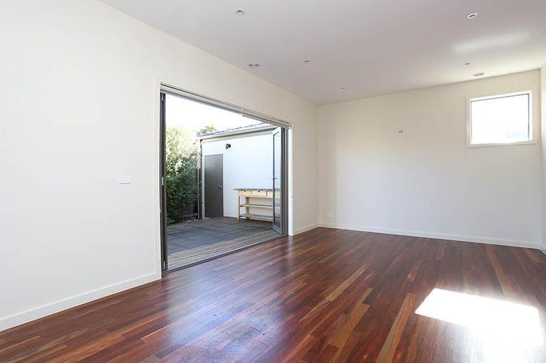 2/7 Selkirk Avenue, McKinnon, VIC 3204