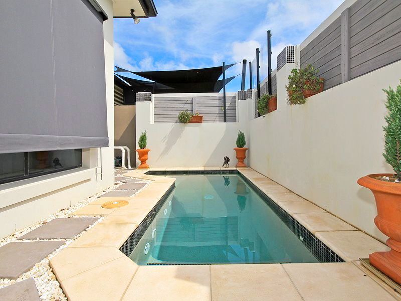 5 Gerona Circuit, Varsity Lakes, QLD 4227