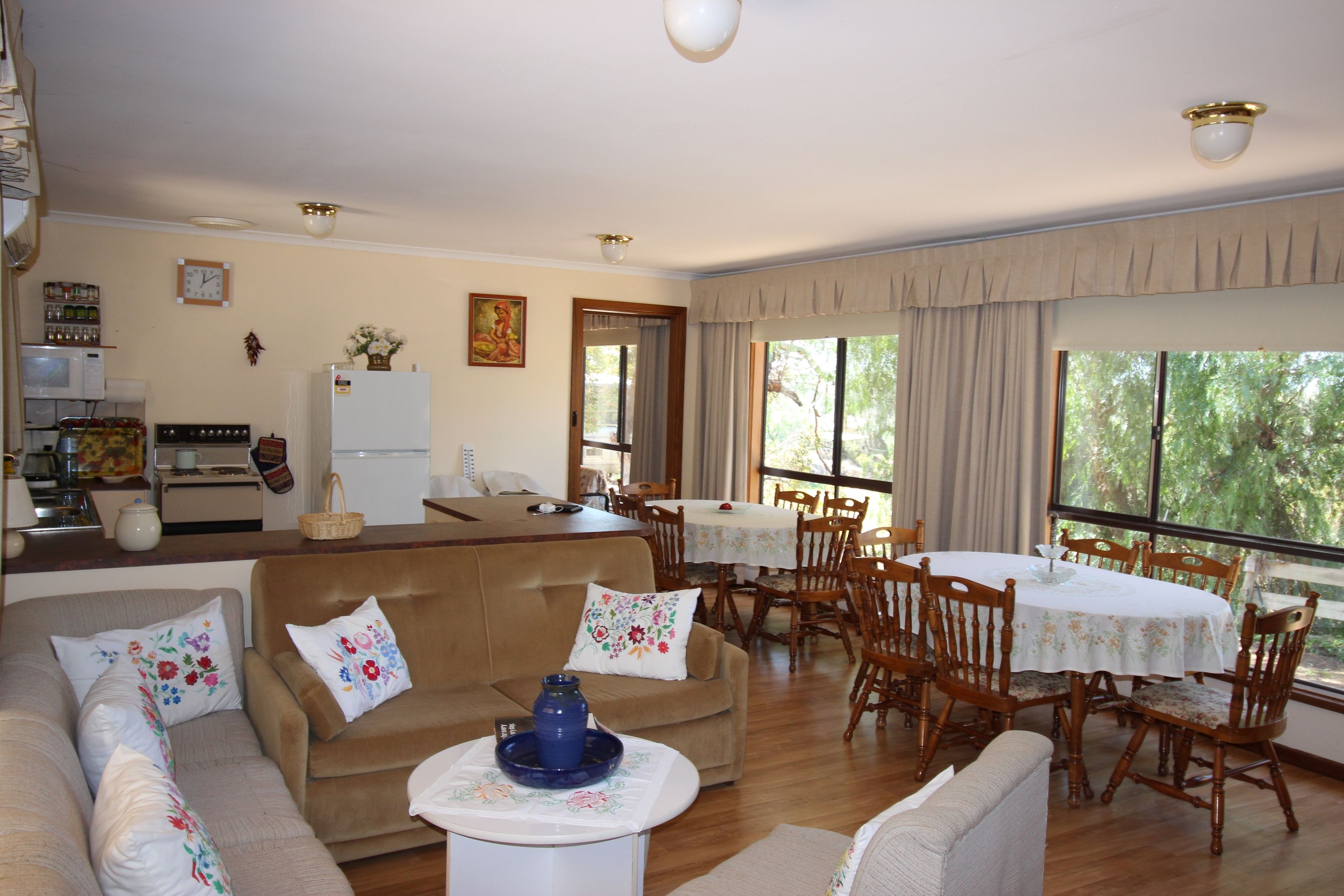 20 Meade Street, Blanchetown, SA 5357
