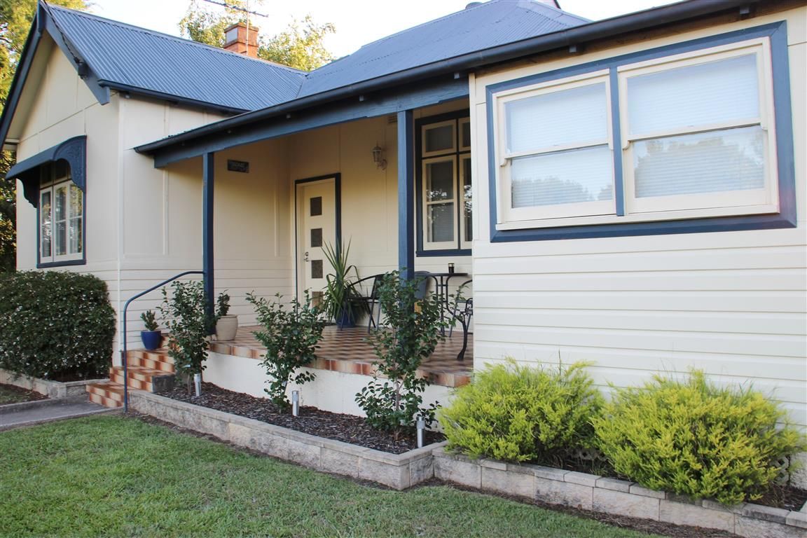 17 Fitzroy Street, Tumut, NSW 2720