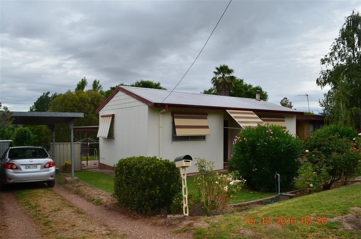 10 Pine Street, Tumut, NSW 2720