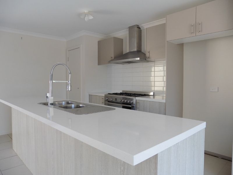 2 Pyrenees Road, Clyde, VIC 3978