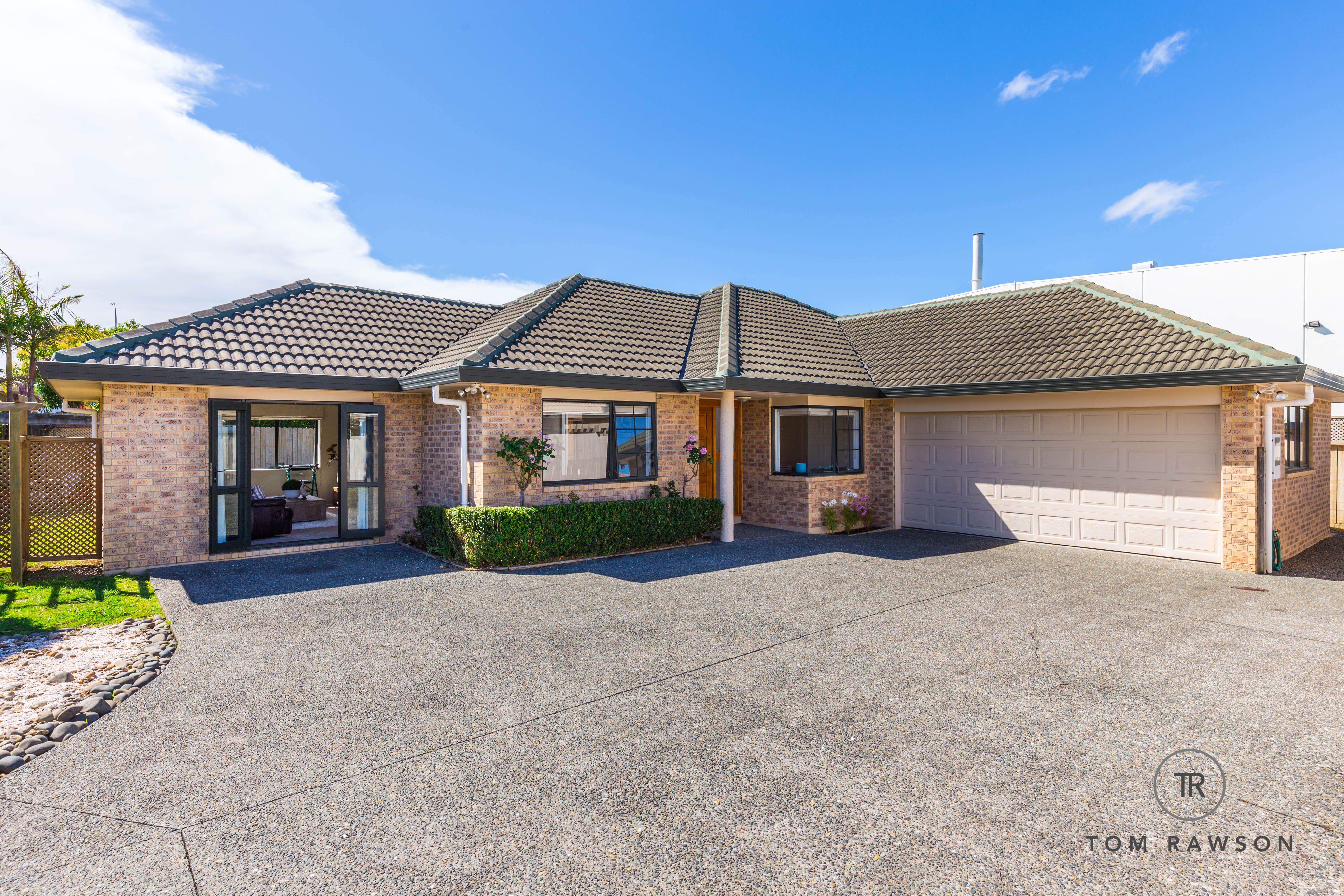 13 Tolben Place, Golflands, Manukau City