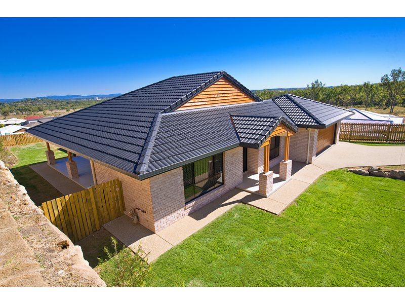 8 Skyline Drive, Norman Gardens, QLD 4701