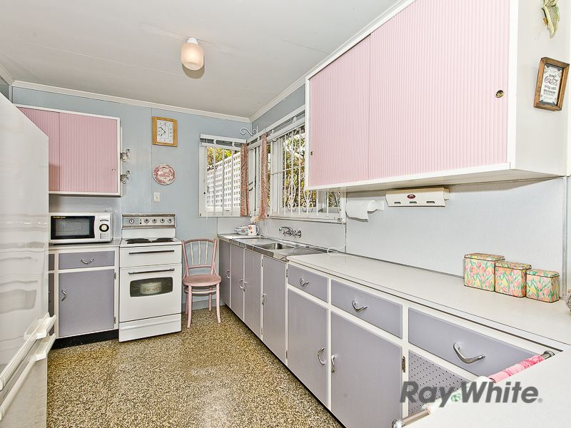 4 Michel Road, Scarborough, QLD 4020