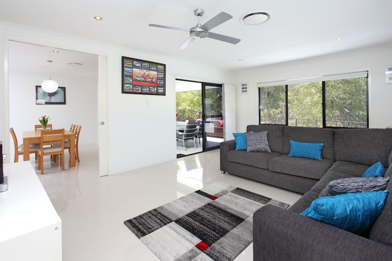 15 Seeana Crescent, Bridgeman Downs, QLD 4035
