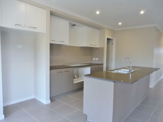 86 Elmslie Drive, Cranbourne East, VIC 3977