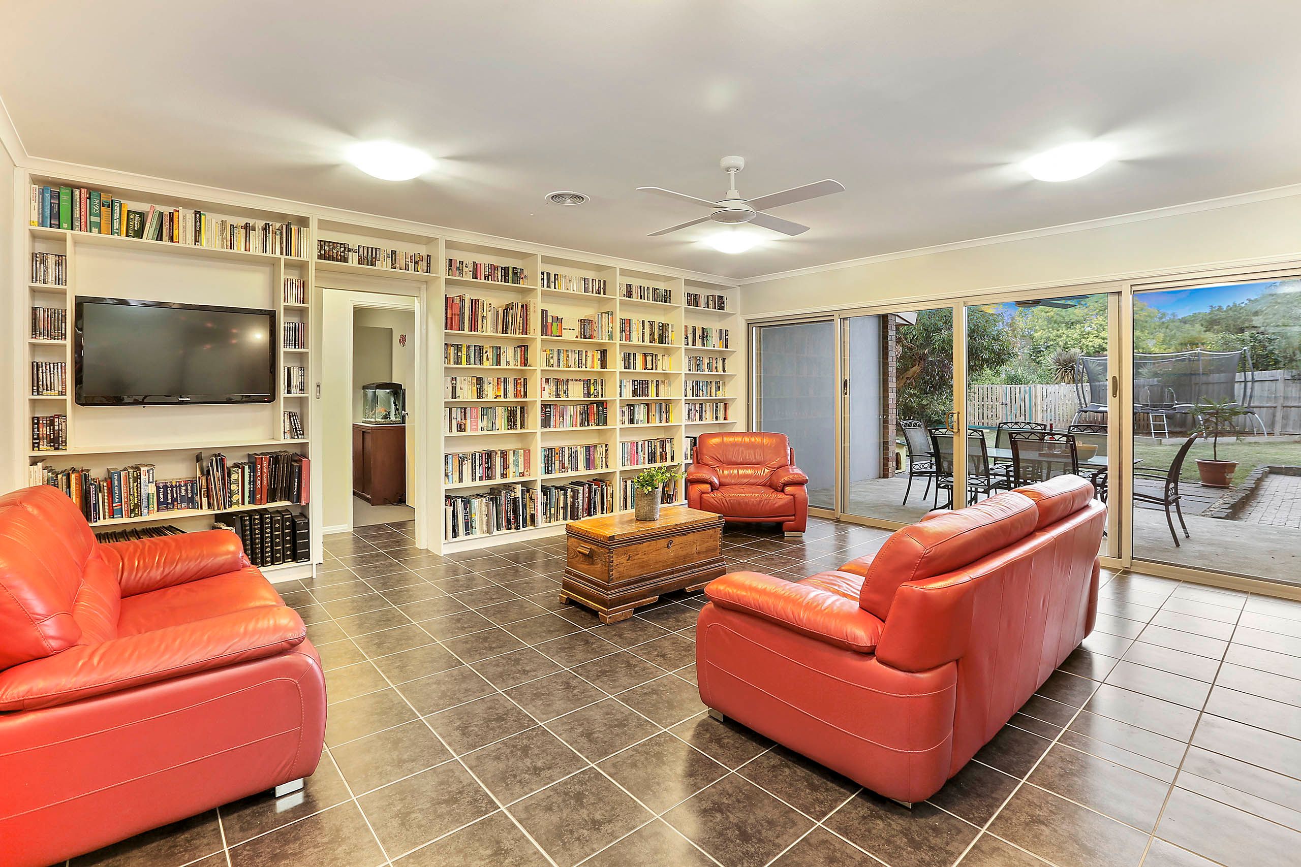 16 Thornbury Lane, Highton, VIC 3216