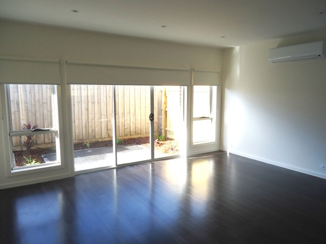 2/43 Orrong Avenue, Reservoir, VIC 3073