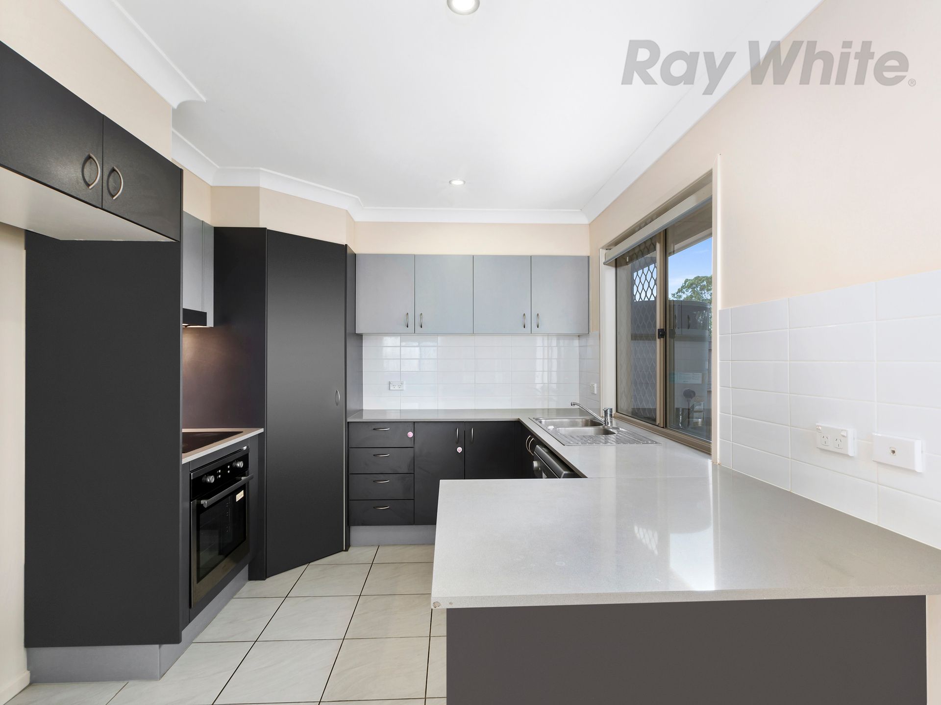 75 Levington Road, Eight Mile Plains QLD 4113