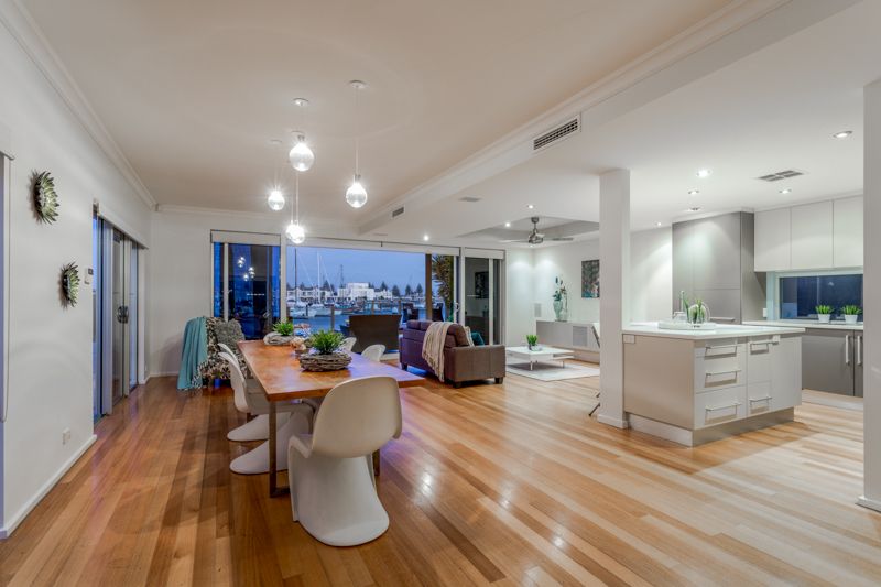11 Gulf Point Drive, North Haven, SA 5018