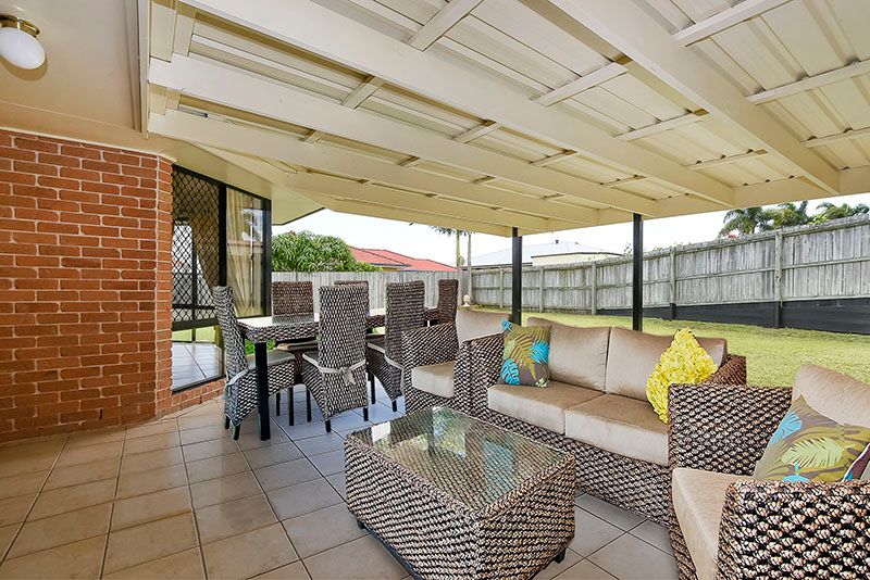 8 Barrington Place, Parkinson, QLD 4115