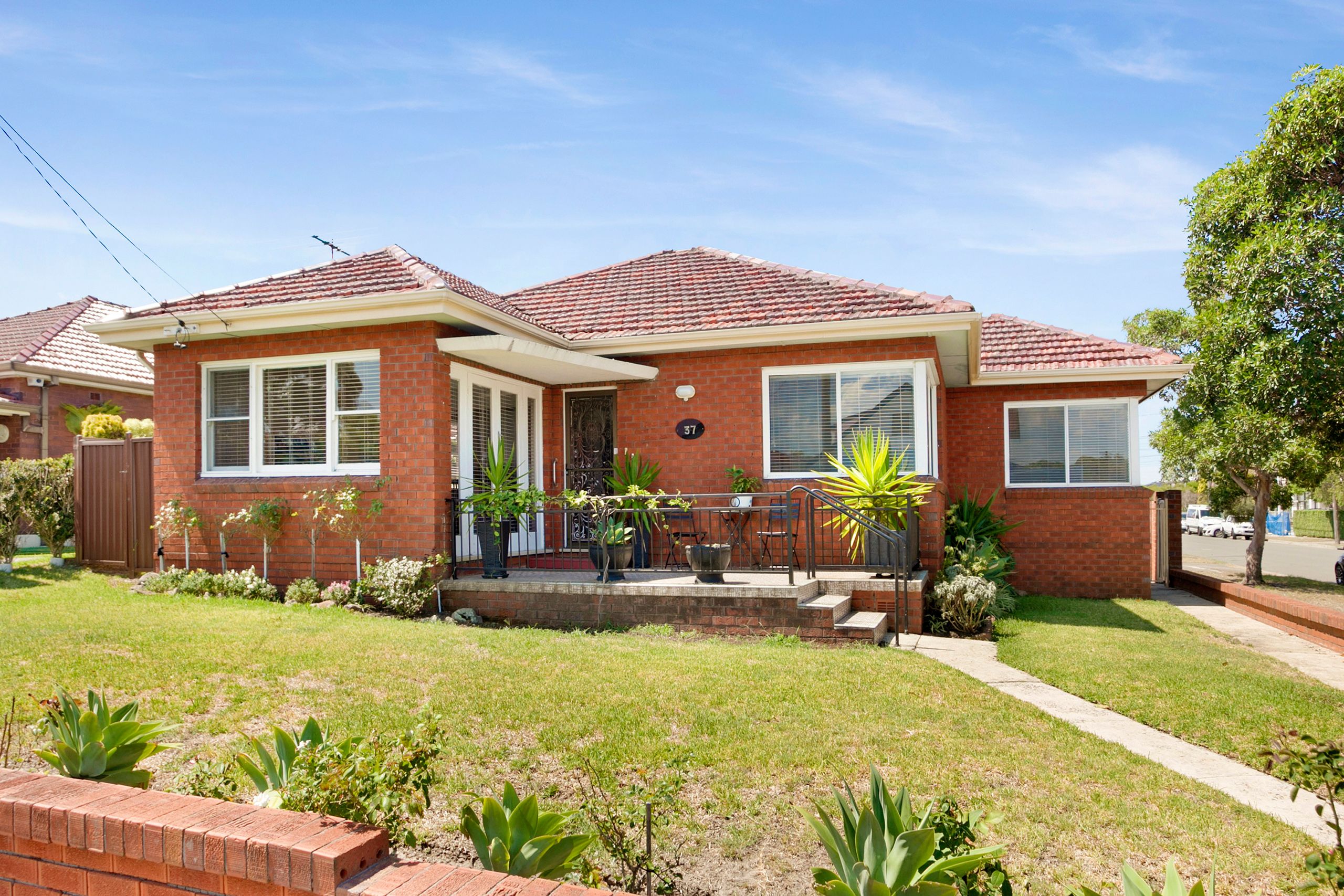 37 Rowley Street