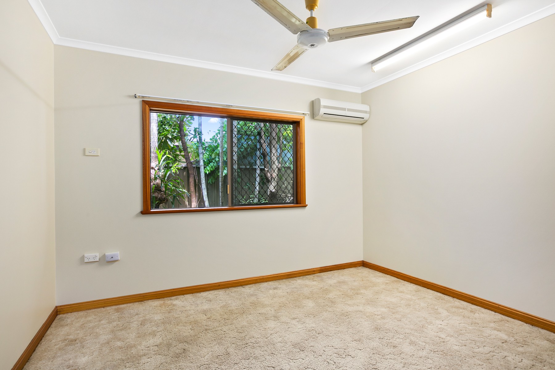 11 Huon Street, Trinity Beach, QLD 4879