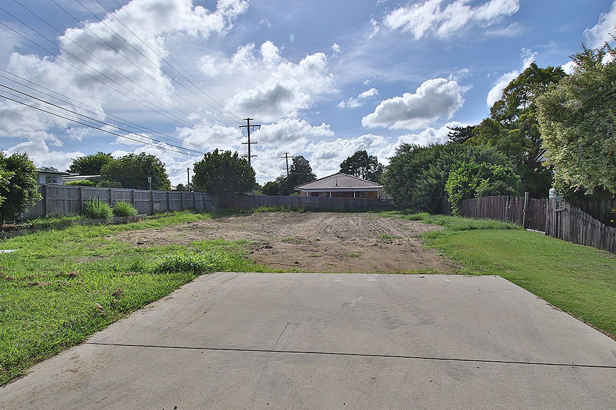 2 Thornton Street, Raceview, QLD 4305