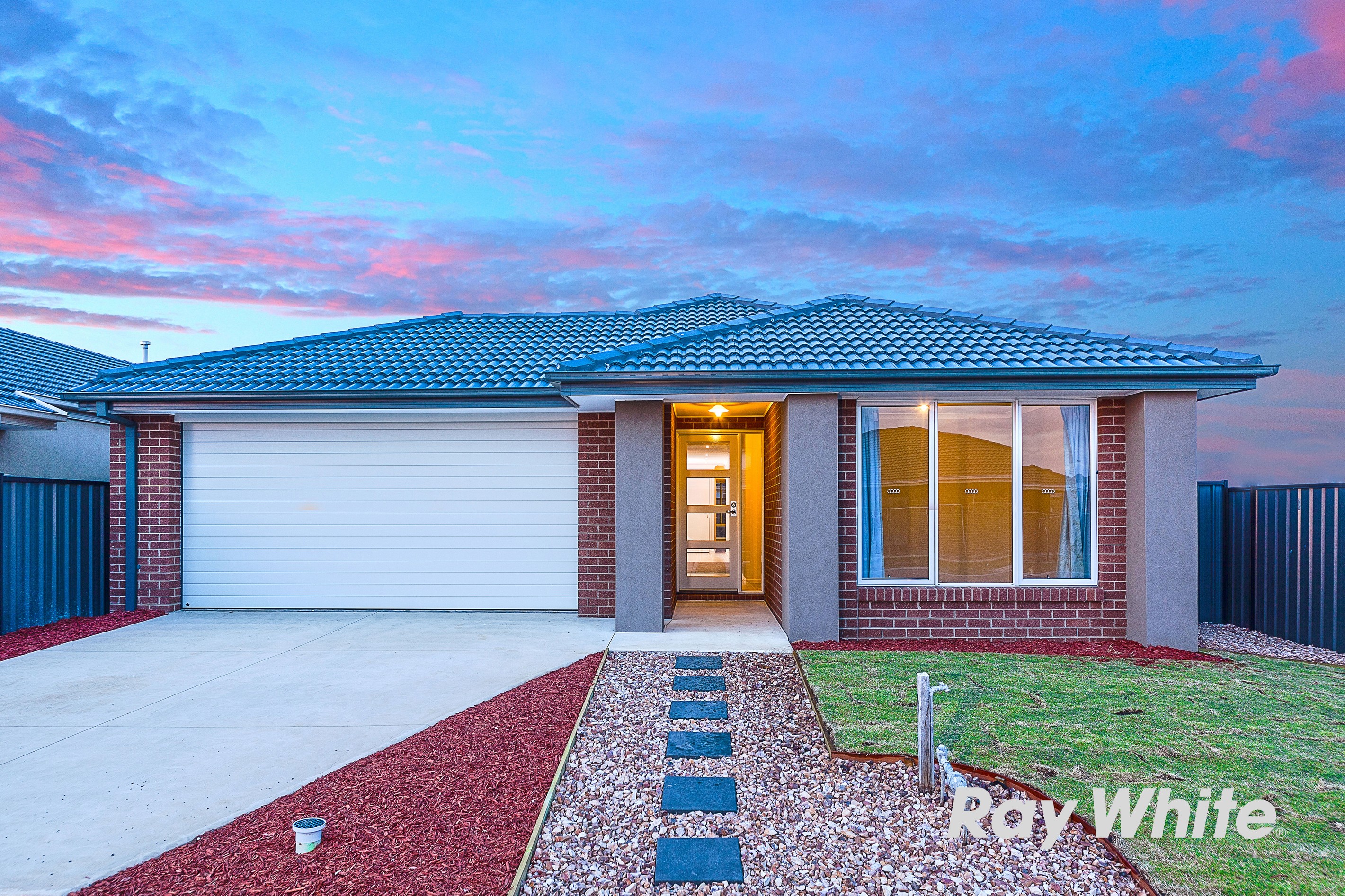 32 DOVER Street, Truganina, VIC 3029