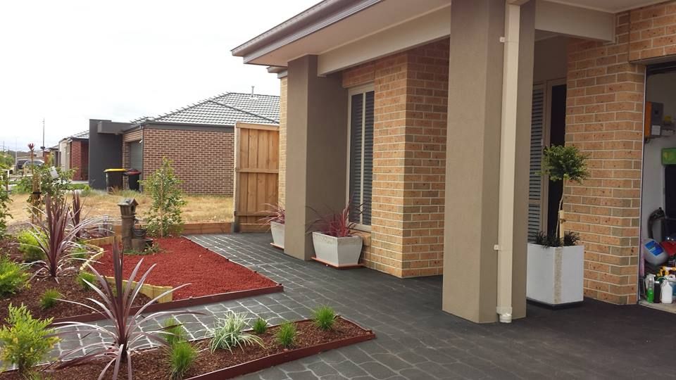33 Blakewater Crescent, Melton South, VIC 3338
