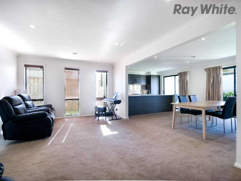 35 Belleville Close, Burnside Heights, VIC 3023
