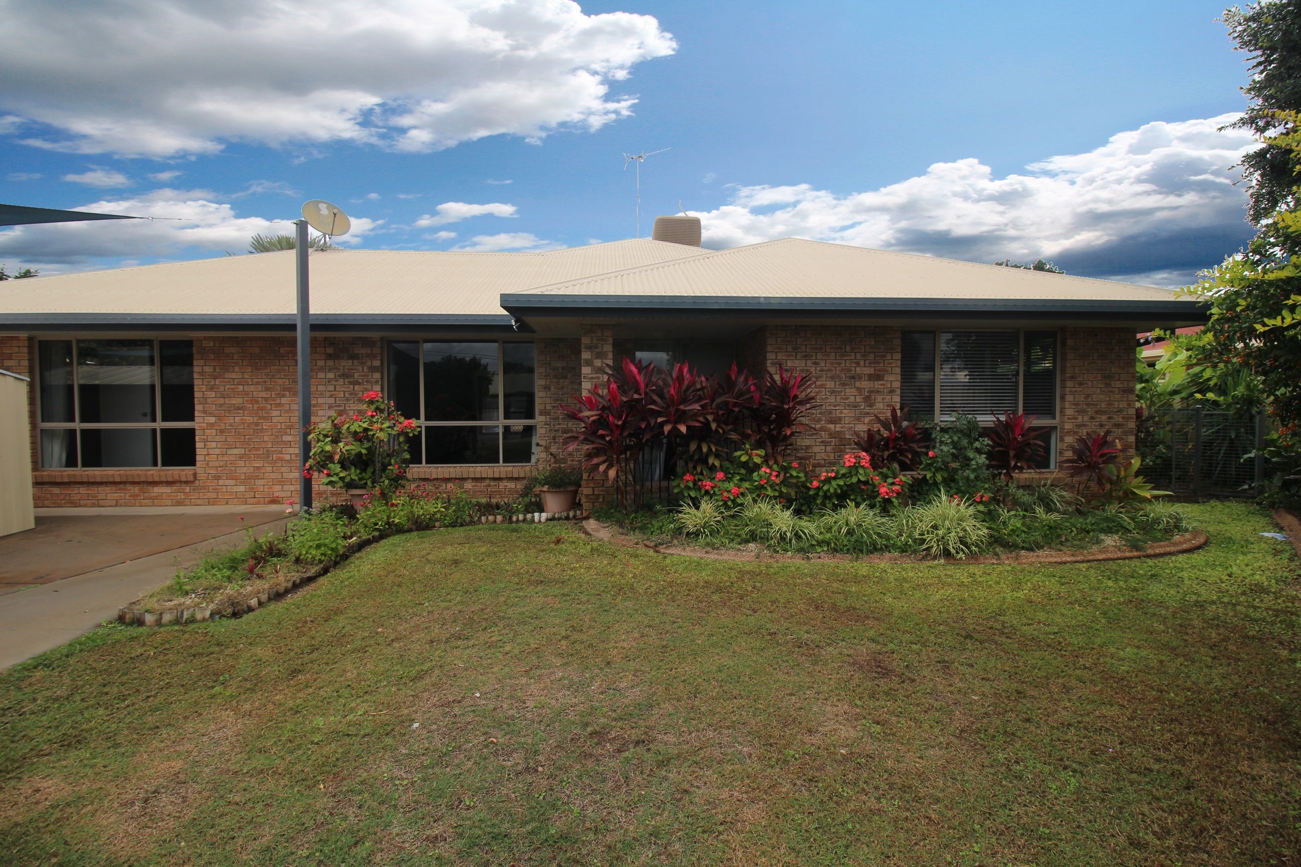 4A Shepherd Grove, Emerald, QLD 4720