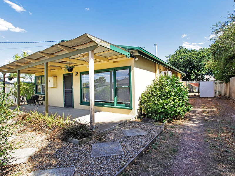 37 Pioneer Road, Grovedale, VIC 3216